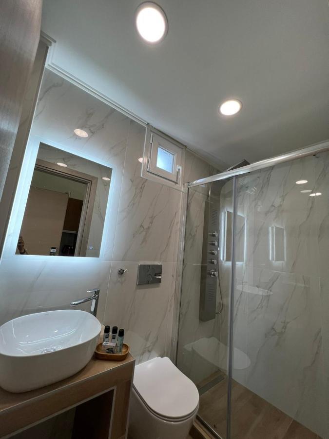 Wide Blue Luxury Boutique Suites Neos Marmaras Dış mekan fotoğraf