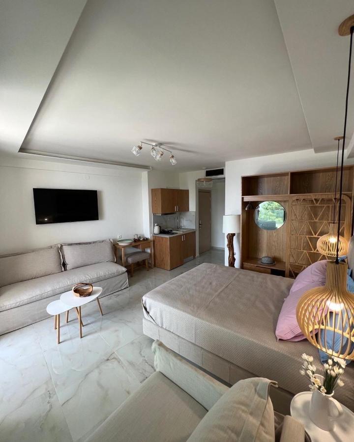 Wide Blue Luxury Boutique Suites Neos Marmaras Dış mekan fotoğraf