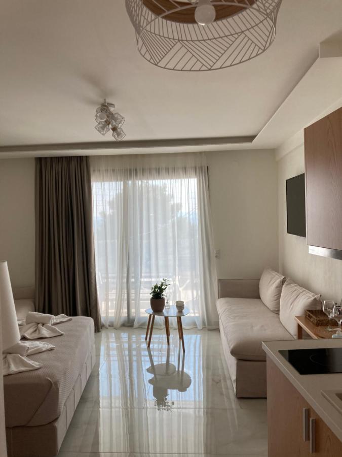 Wide Blue Luxury Boutique Suites Neos Marmaras Dış mekan fotoğraf