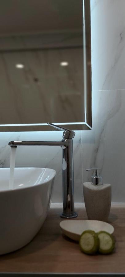 Wide Blue Luxury Boutique Suites Neos Marmaras Dış mekan fotoğraf