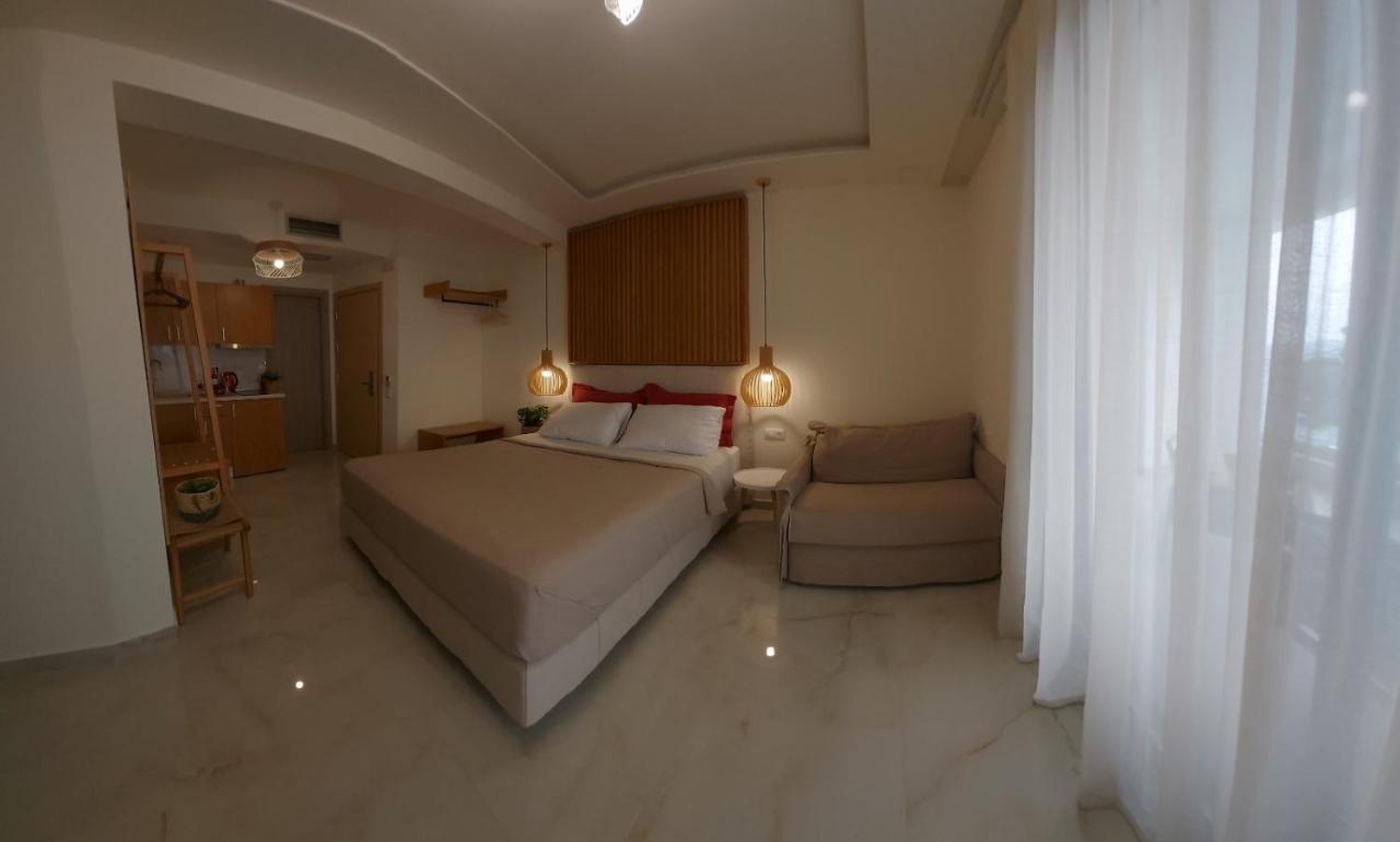 Wide Blue Luxury Boutique Suites Neos Marmaras Dış mekan fotoğraf