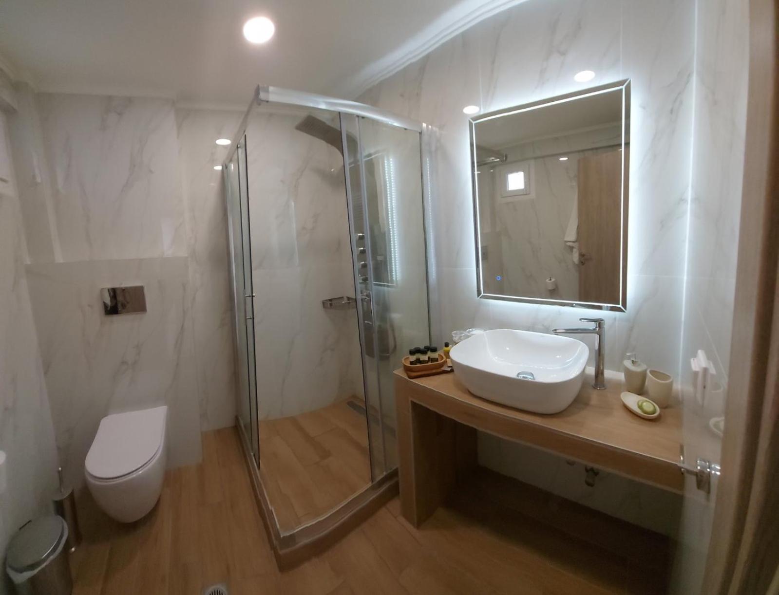 Wide Blue Luxury Boutique Suites Neos Marmaras Dış mekan fotoğraf